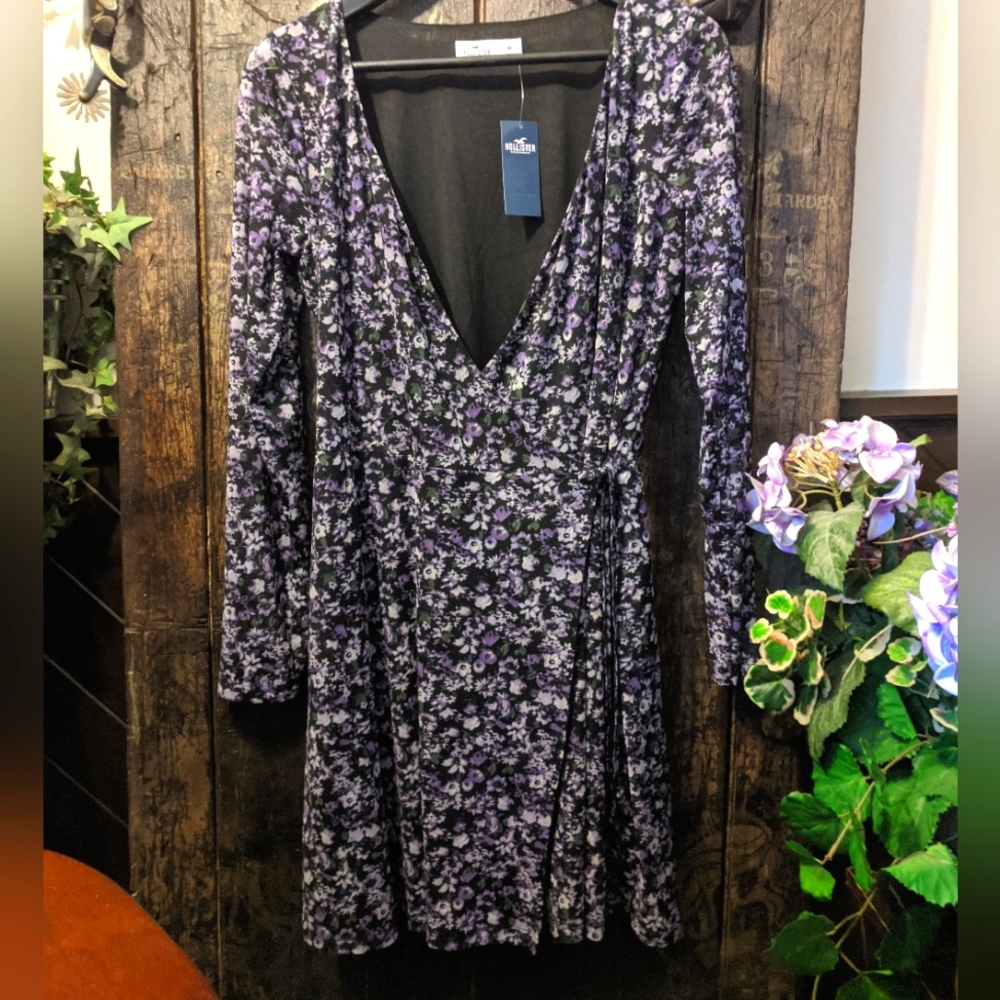 Hollister dress.  NWT.  Med.